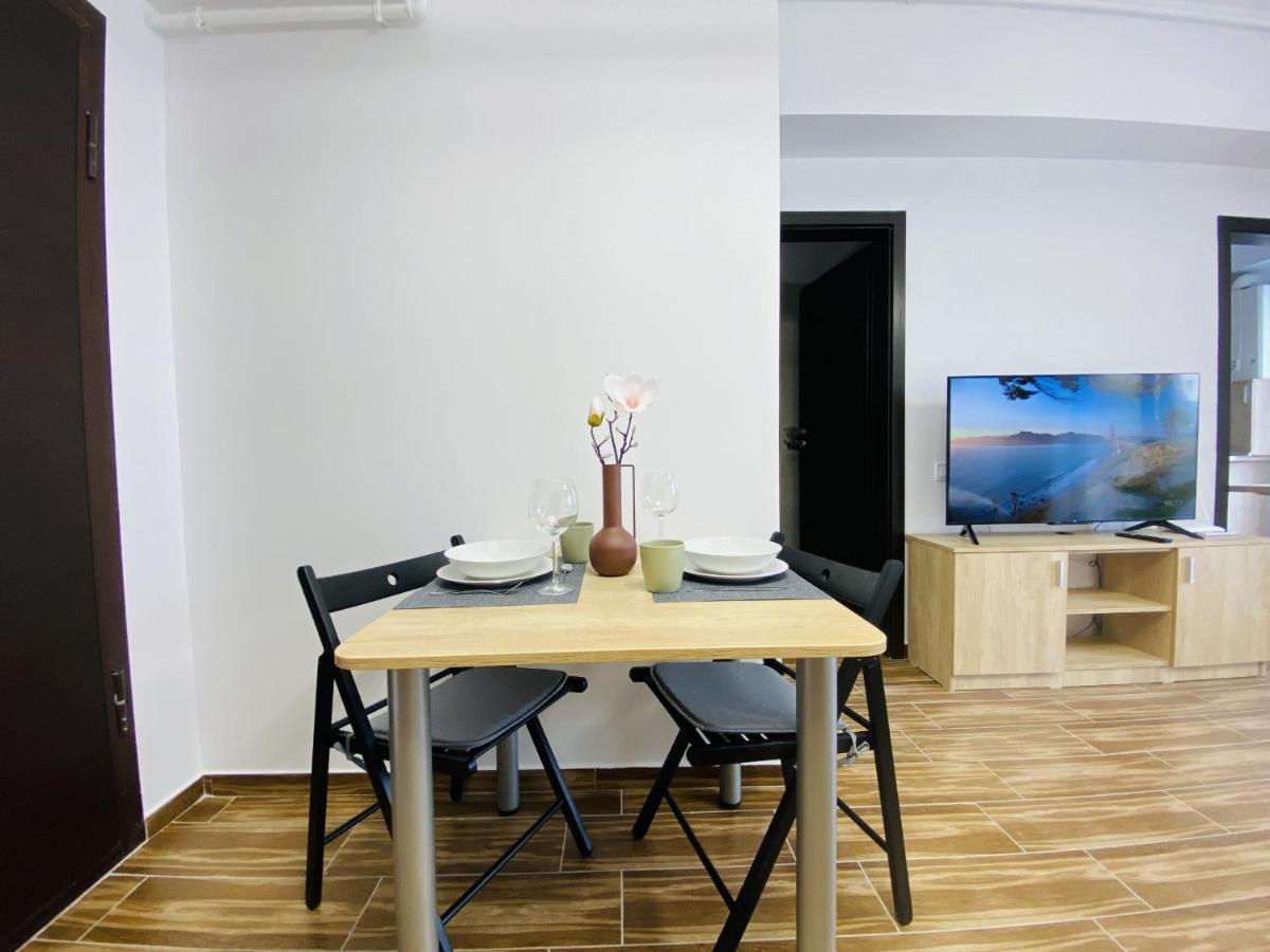 New City Studios With Balcony Boekarest Buitenkant foto